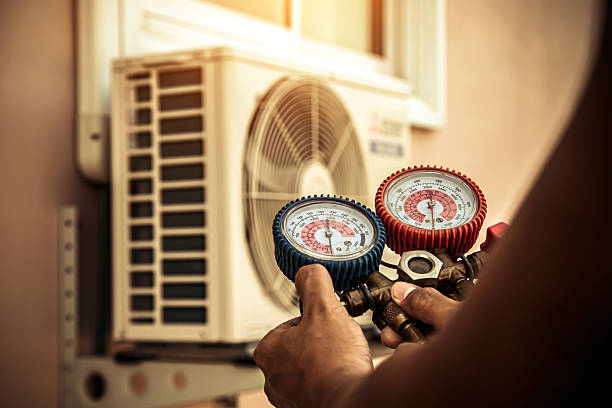 Professional Hvac Installation technician working in Nuevo, CA